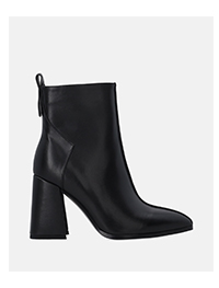 Eleganckie czarne skórzane botki na wysokim słupku