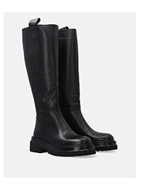 Ocieplane czarne kozaki skórzane na podeszwie typu traktor